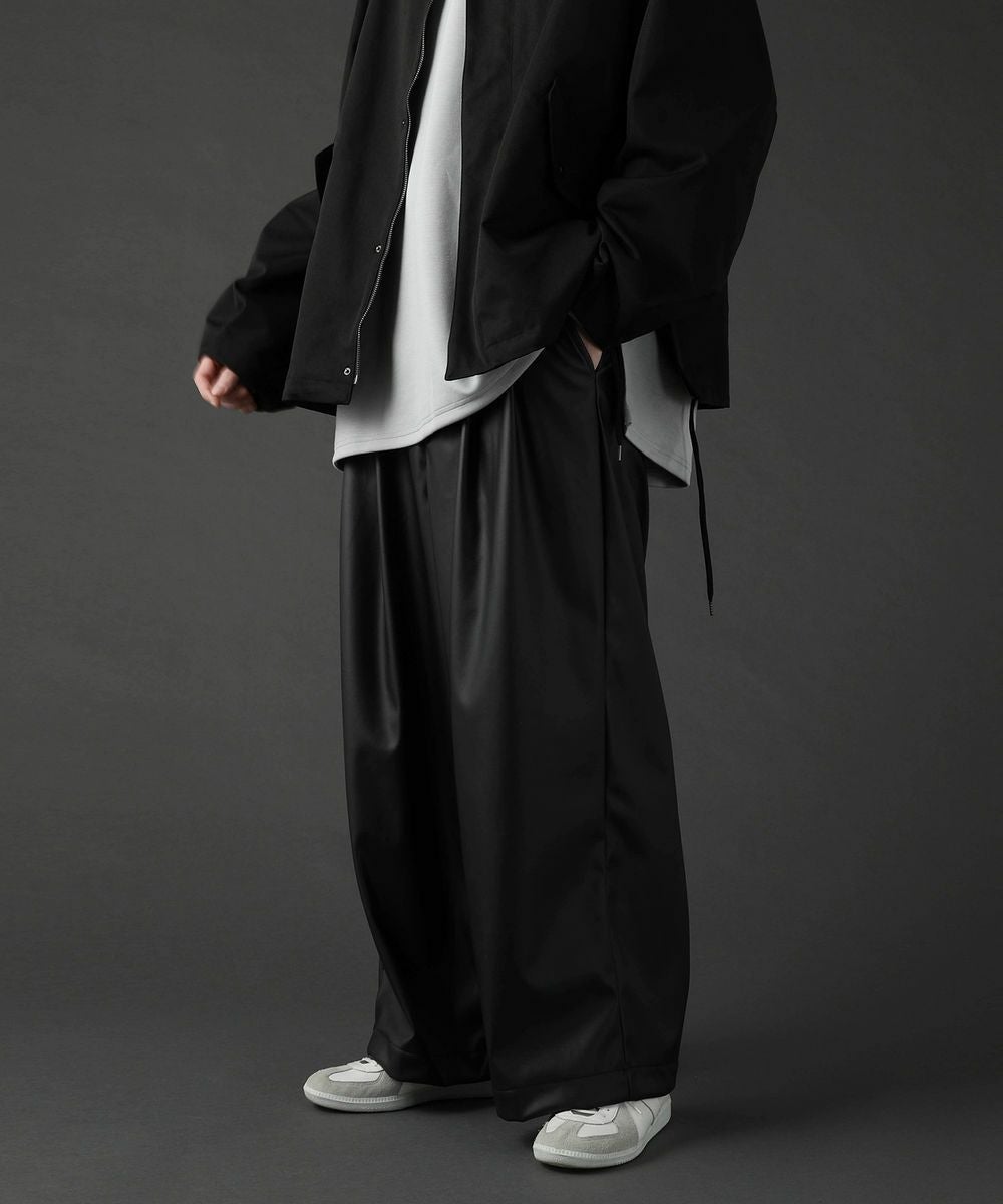 LILL シンセティックレザータックワイドバルーンパンツ LILL（リル） パンツ タックワイドバルーンパンツ メンズ レディース